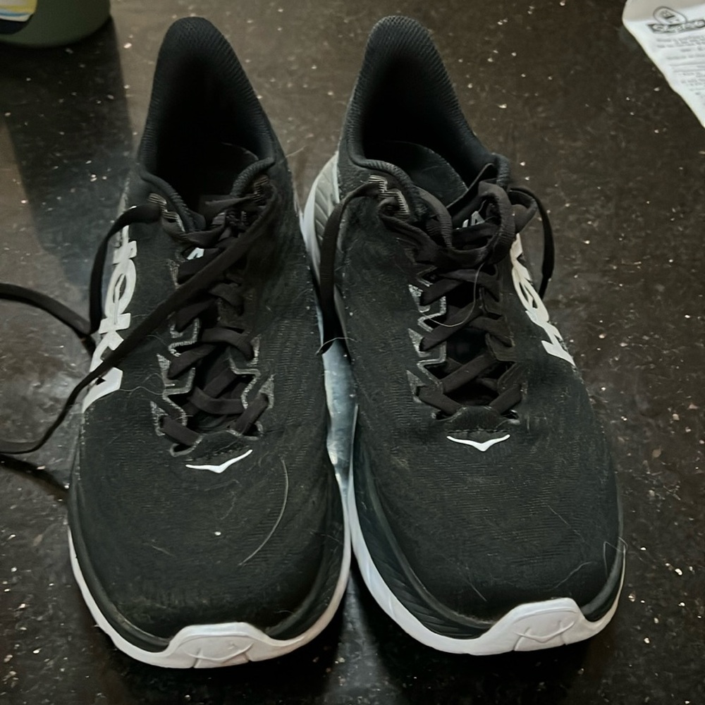 Women’s 10.5 Hoka Mach 5